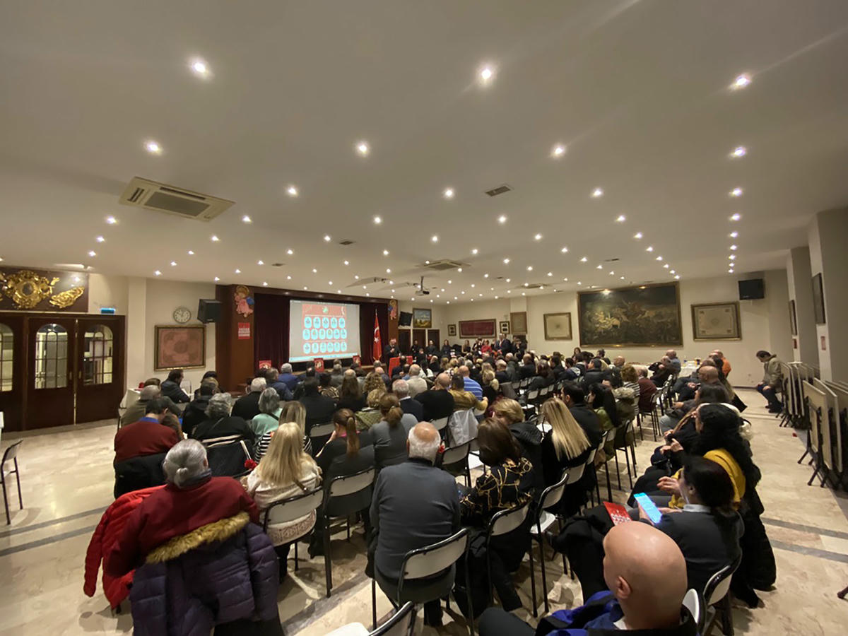 Genç Güçlü Beyoğlu grubu seçmenle buluştu